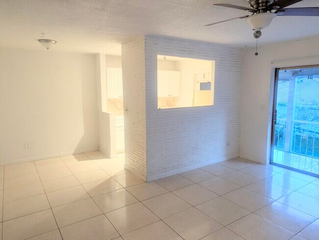 20400 NW 7th Ave in Miami Gardens, FL - Building Photo - Building Photo