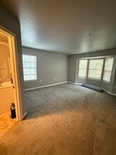 9708 Lake Pointe Ct, Unit 302 in Upper Marlboro, MD - Building Photo - Building Photo