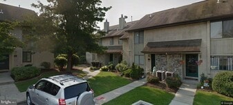 29 Hampshire Dr in Plainsboro, NJ - Building Photo