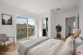 1933 Magnolia Ave in Los Angeles, CA - Building Photo - Building Photo