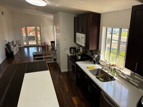 1107 Colina Ct in Davis, CA - Building Photo - Building Photo