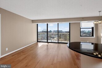 1200 Braddock Pl in Alexandria, VA - Building Photo - Building Photo