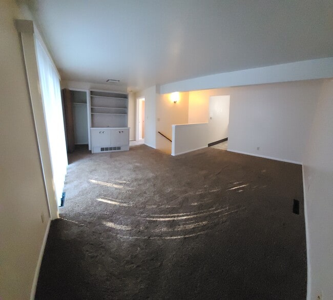 120 Stanford Ave in Pocatello, ID - Foto de edificio - Building Photo