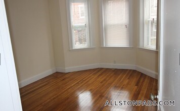 11 Barrows St in Boston, MA - Building Photo - Building Photo