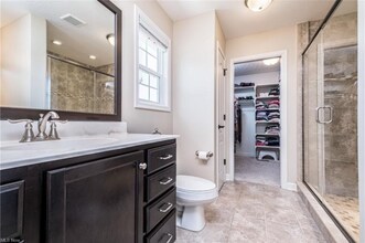 5027 Forbes Ave NW in Massillon, OH - Foto de edificio - Building Photo