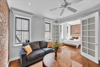 346 E 18th St in New York, NY - Building Photo - Building Photo