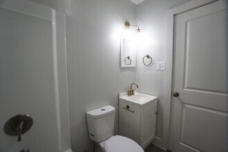 3909 39th Ct N in Birmingham, AL - Foto de edificio - Building Photo