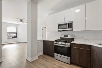 1625 W Howard St in Chicago, IL - Building Photo - Building Photo