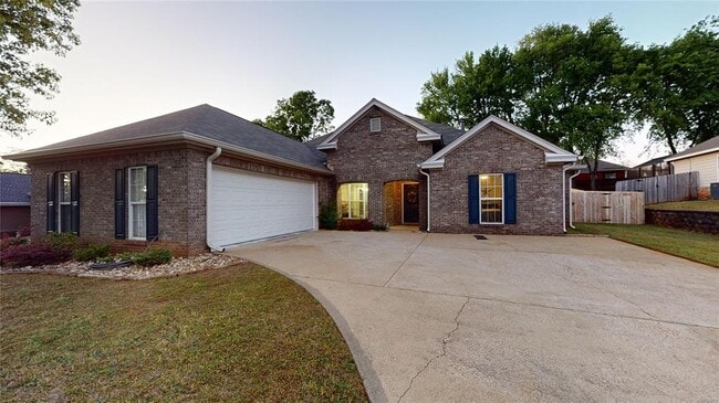 1067 E Poplar St in Prattville, AL - Building Photo - Building Photo