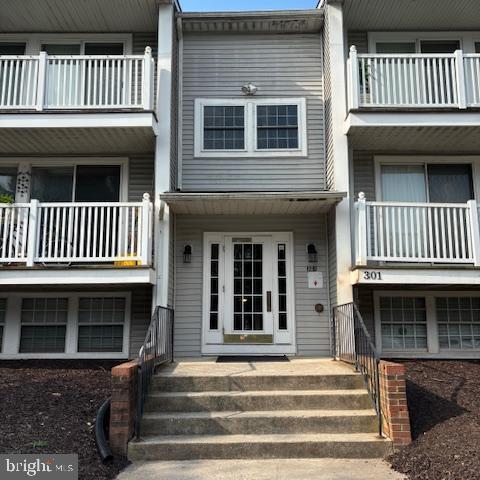 301 Palmspring Dr in Gaithersburg, MD - Building Photo