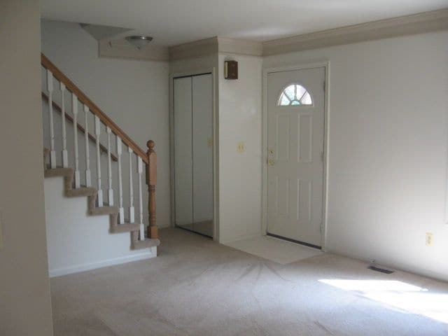 23745 Middlebelt Rd in Farmington Hills, MI - Foto de edificio - Building Photo