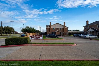 4009 N Garland Ave in Garland, TX - Building Photo - Building Photo