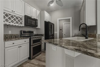 1105 SE 13th St in Cape Coral, FL - Building Photo - Building Photo