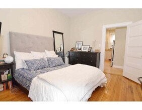 209 Babcock St in Brookline, MA - Building Photo - Building Photo