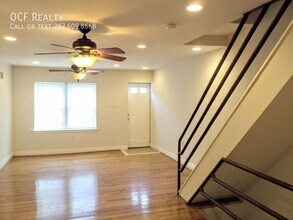 2312 Moore St in Philadelphia, PA - Foto de edificio - Building Photo