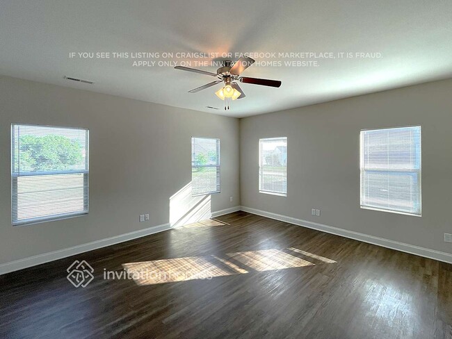 5355 Roberta Crossing Dr in Concord, NC - Foto de edificio - Building Photo