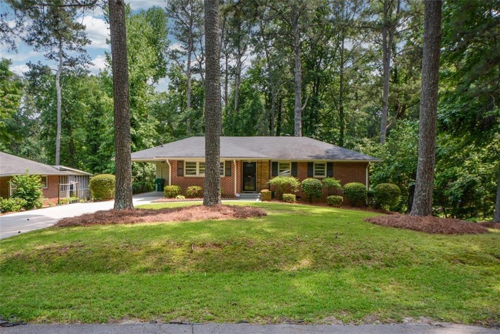 1376 Woodbine St in Marietta, GA - Building Photo