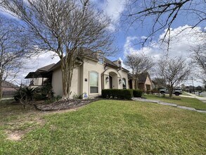 17703 Shady Creek Ave in Baton Rouge, LA - Building Photo - Building Photo