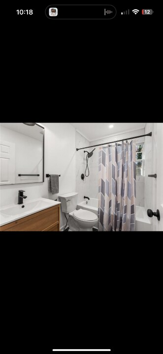 1349 Lockhaven Cir SW in Atlanta, GA - Building Photo