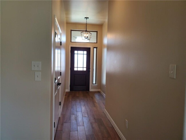 513 County Rd 306 in Jarrell, TX - Building Photo - Building Photo