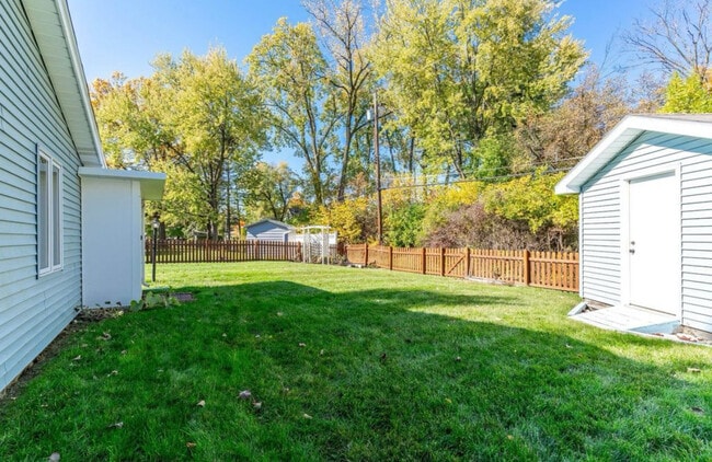 4817 Eastwick Dr in Fort Wayne, IN - Building Photo - Building Photo