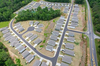 Beacon Lake Lanier in Flowery Branch, GA - Building Photo - Building Photo