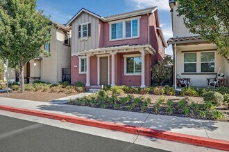 210 Stratus Common in Livermore, CA - Building Photo - Building Photo