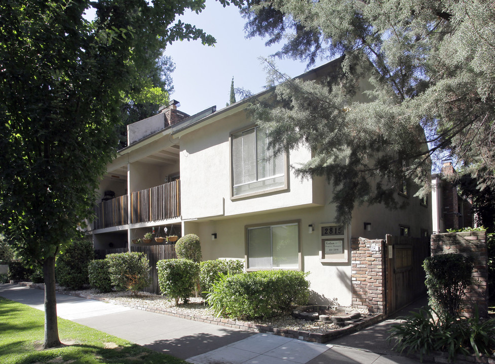 2811-2815 E St in Sacramento, CA - Building Photo