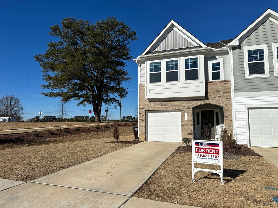 66 Snowshill St in Angier, NC - Building Photo