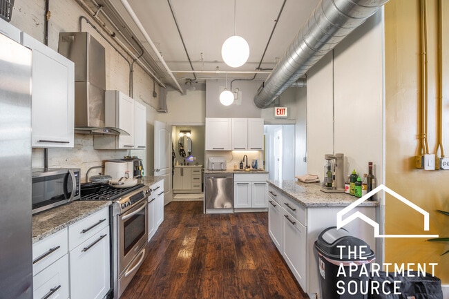 property at 3953 W Shakespeare Ave