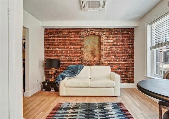 132 Myrtle St, Unit 6