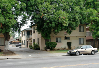 15937 Vanowen St in Van Nuys, CA - Building Photo - Building Photo