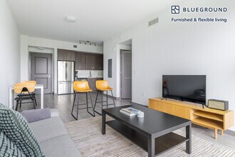 6445 NE 7th Ave in Miami, FL - Foto de edificio - Building Photo