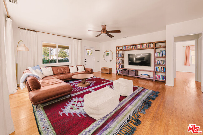 592 Figueroa Dr in Altadena, CA - Building Photo - Building Photo