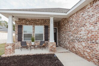 105 Sago Palm Wy in Crestview, FL - Building Photo - Building Photo