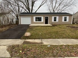956 Olympia Dr in Mason, OH - Building Photo