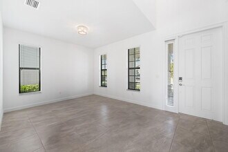 3270 Dunning Dr in Royal Palm Beach, FL - Building Photo - Building Photo