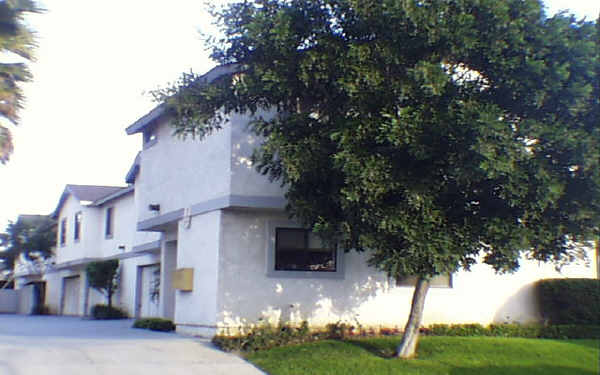 11236 Louise Ave in Lynwood, CA - Building Photo