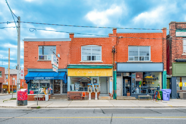 258-262 Christie St in Toronto, ON - Building Photo - Primary Photo