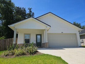 530 E 5th Ct in Panama City, FL - Building Photo