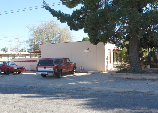 3924-3930 E Monte Vista Dr in Tucson, AZ - Building Photo - Building Photo