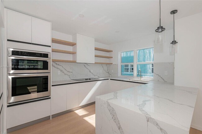property at 824 SE 12th Ct