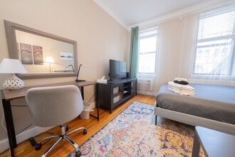300 E 74th St in New York, NY - Building Photo - Building Photo