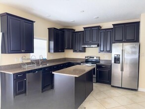 4335 Summer Breeze Way in Kissimmee, FL - Building Photo - Building Photo