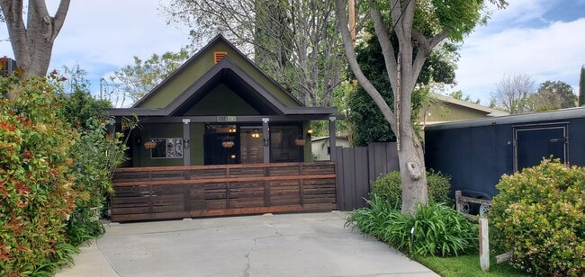 3016 Court St, Unit 3016ACourtst. in Simi Valley, CA - Foto de edificio - Building Photo