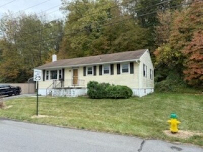 735 Beaver St in Hollidaysburg, PA - Foto de edificio