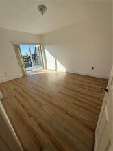 3410 Coral Way, Unit PH06 in Miami, FL - Foto de edificio - Building Photo