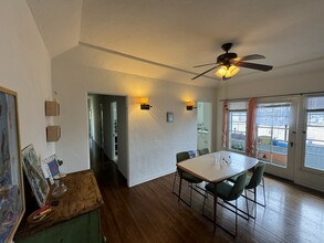 1876 1/2 S Redondo Blvd, Unit 1876 12 in Los Angeles, CA - Building Photo - Building Photo