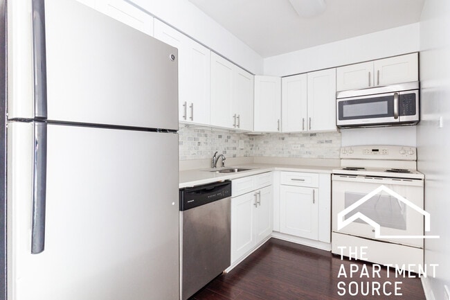 property at 3825 N Pine Grove Ave