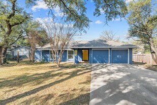 11904 Highland Oaks Trail in Austin, TX - Building Photo